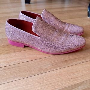 Size 12 pink rhinestone encrusted men’s shoes